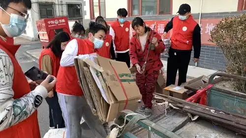 弘扬雷锋精神凝聚青春力量潍坊学院青年志愿者广泛开展学雷锋志愿服务活动