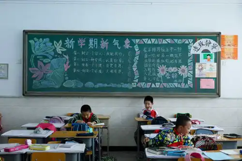 小小黑板报学雷锋新学期