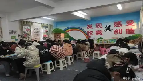 泗县杨集中学举行以宣传宪法为主题的手抄报比赛活动