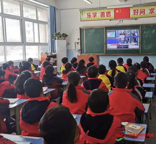 商丘市示范区和风小学组织观看防治校园欺凌法制教育短片