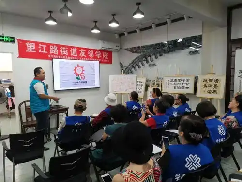 关于志愿服务是怎样管理的且听爱有戏主任刘飞如何说