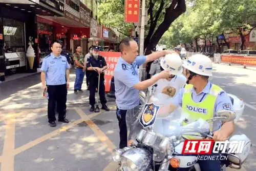 护航高考丨来回10分钟新田民警快速消除考生无证之忧