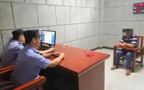 点赞修水一民警晨跑练体能竟顺手抓回一名逃犯.....