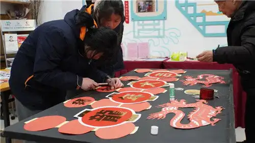 国庆黑板报标题学雷锋