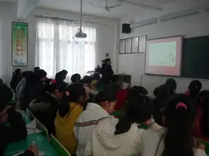 石泉县第三中学举办黑板报设计专题培训讲座