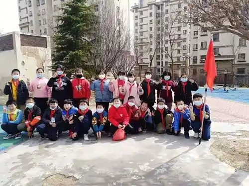 学习雷锋精神,争做新时代好队员崂山区姜哥庄小学学雷锋志愿服务月系列活动之一