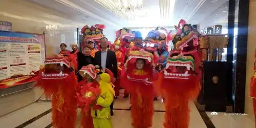 舞狮敲锣闹元宵,红红火火过新年浙商国际祝您元宵节快乐,福到财到好运到