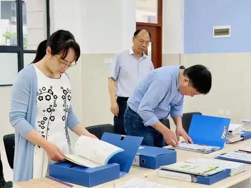 市教育局教研中心一行莅临临海市培文中学调研教学工作