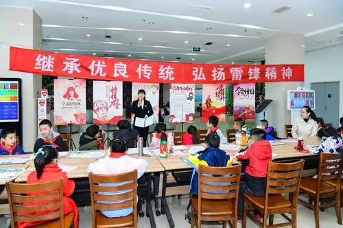 朔州市40余名小读者绘制手抄报纪念雷锋