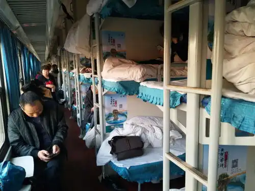 铁路部门发布新规,60岁以上老人今后坐车,将直接享受3大福利