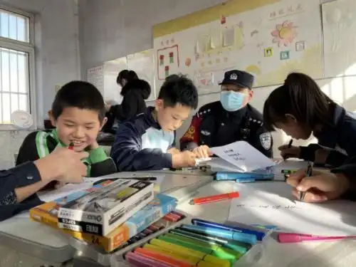学党史守初心学雷锋讲奉献