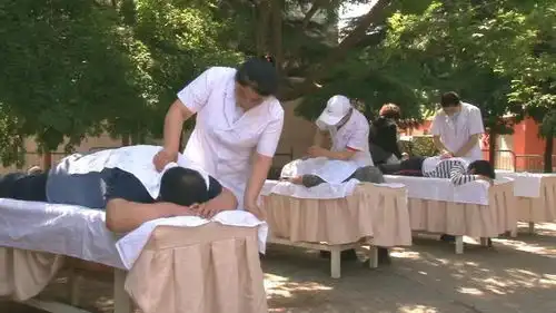 河北保定市特教中心连续五年走进社区开展志愿服务