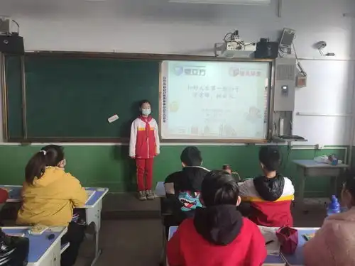 南陈村小学组织学生开展学雷锋志愿服务活动