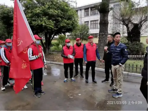学雷锋志愿服务黑板报社