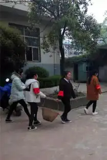 做雷锋精神传人,展校园青年新风