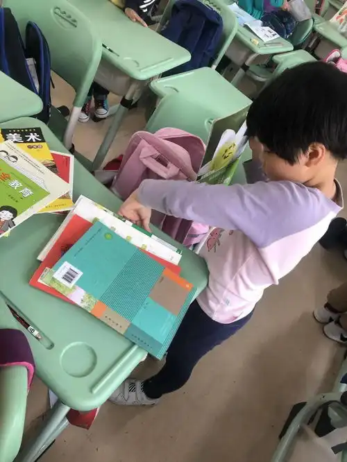 校园采风我的书包我做主