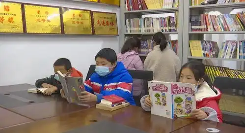 浓浓年味伴书香图书室里忙充电