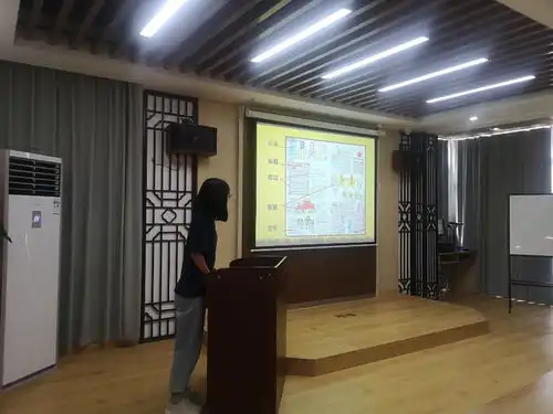 七彩夏日,童心筑梦,与爱同行
