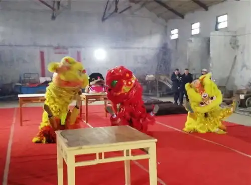 潜江舞狮送祝福,热热闹闹迎新春