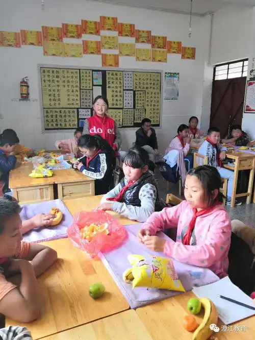 小湾小学开展青春期学生健康教育活动